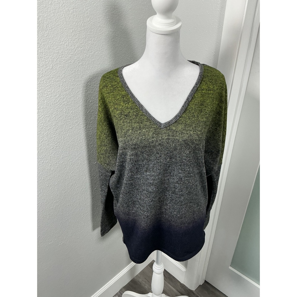 Go Couture Ombré V-Neck Slouchy Oversized Knit Sweater Green Gray Navy Size M